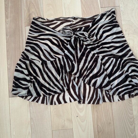 Zebra Print Mesh Swim Cover-Up Skirt – Stretchy & Flowy - Picture 3 of 8